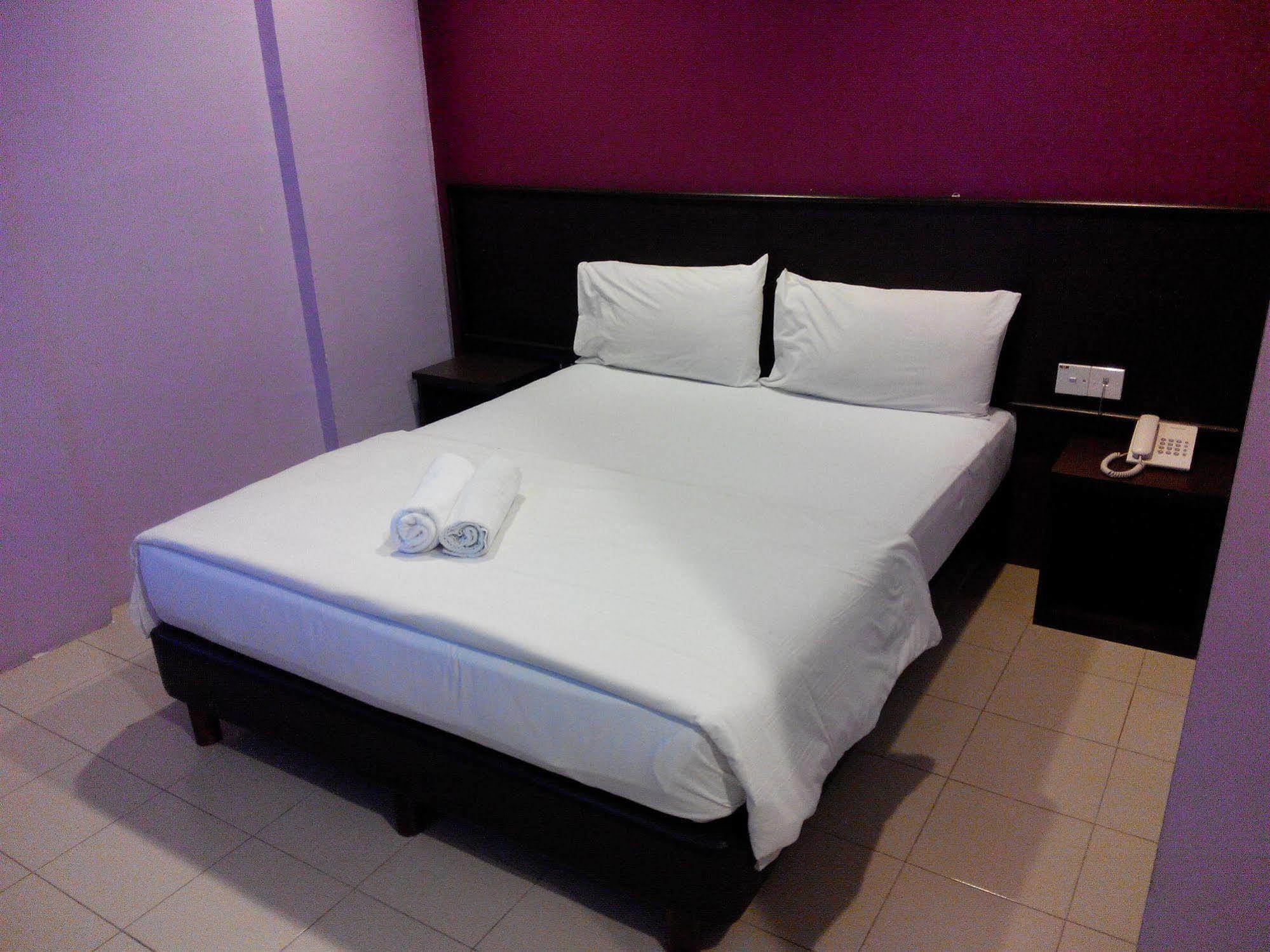 Bary Inn, Klia & Klia2 - 24 Hours Free Airport Pick-Up Sepang Exterior foto